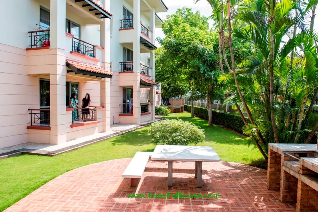 Biệt thự đủ đồ, 3 phòng ngủ, view Hồ ở Tây Hồ cho thuê